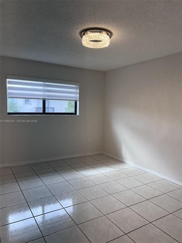 5480 W 21st Ct 404, Hialeah, FL 33016