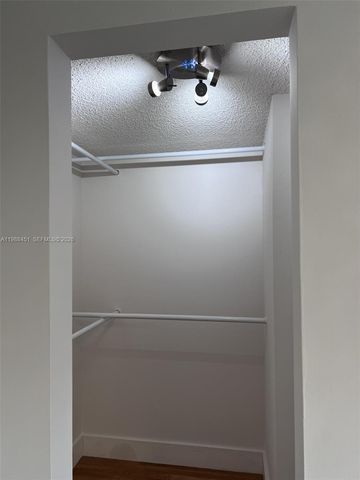 5480 W 21st Ct 404, Hialeah, FL 33016