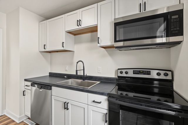 4112 Oxford Street, Des Moines, IA 50313