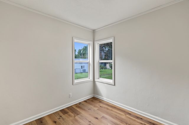 4112 Oxford Street, Des Moines, IA 50313