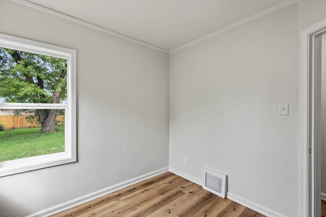 4112 Oxford Street, Des Moines, IA 50313