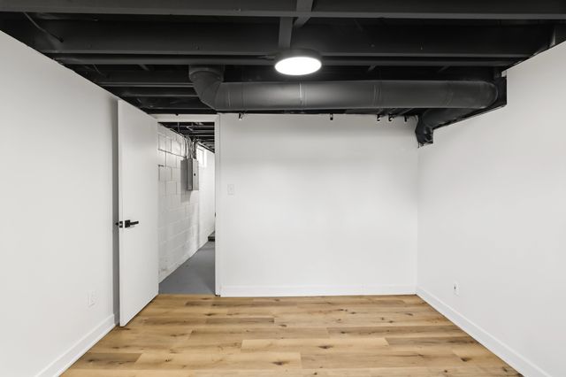 4112 Oxford Street, Des Moines, IA 50313