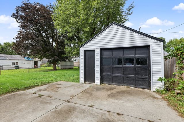 4112 Oxford Street, Des Moines, IA 50313