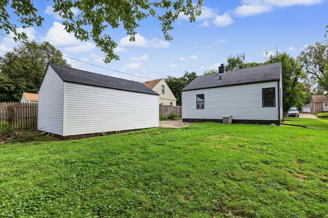 4112 Oxford Street, Des Moines, IA 50313