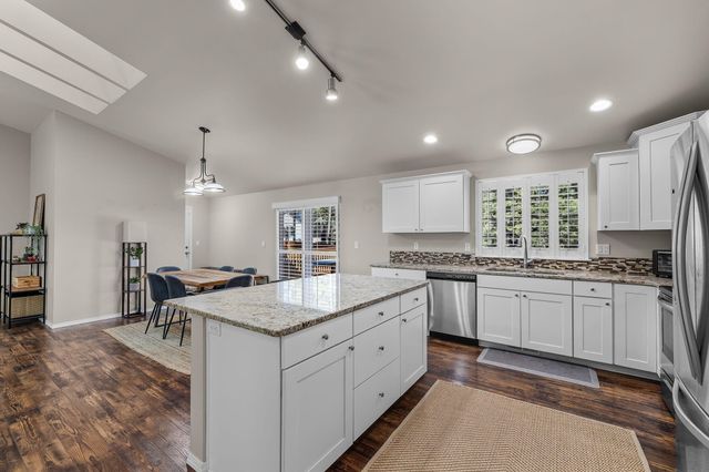 17064 Sacramento Road, Bend, OR 97707