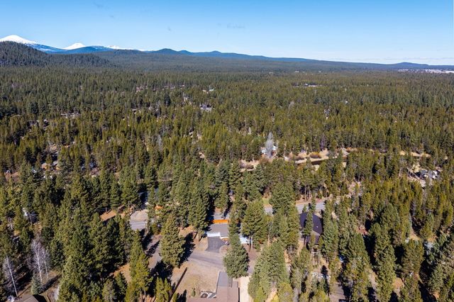 17064 Sacramento Road, Bend, OR 97707