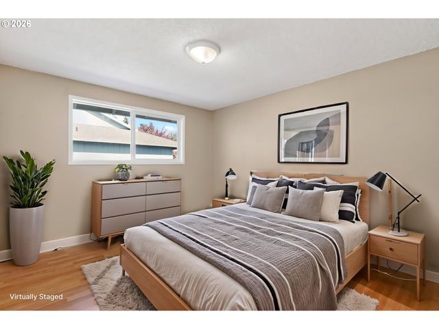 640 STONEHILL Dr, Gladstone, OR 97027