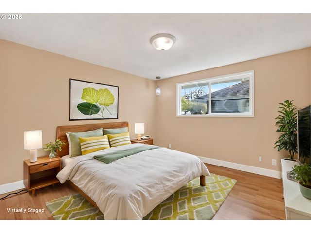 640 STONEHILL Dr, Gladstone, OR 97027