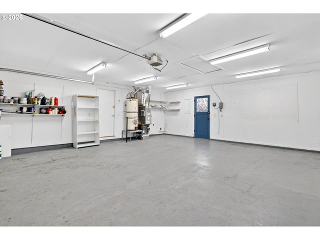 640 STONEHILL Dr, Gladstone, OR 97027