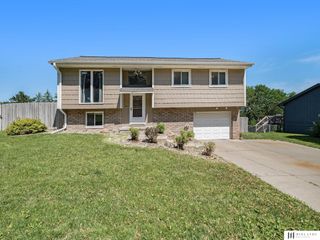 8711 S 143rd Street, Omaha, NE 68138