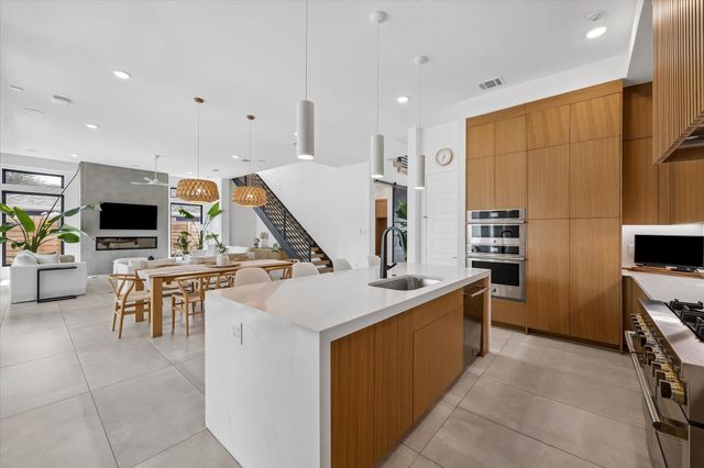 810 Dorothy Street, Houston, TX 77007