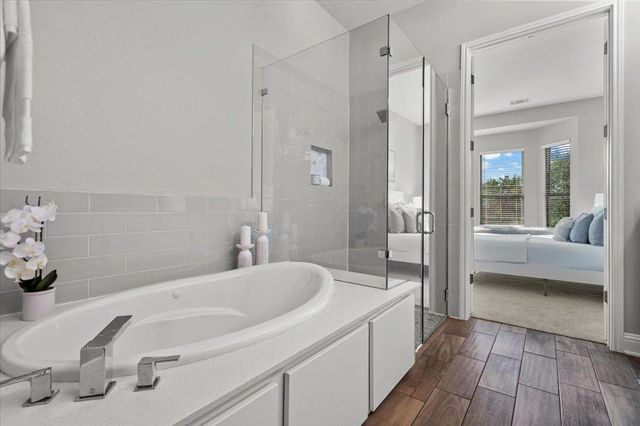 6724 Vicenza DR, Austin, TX 78739