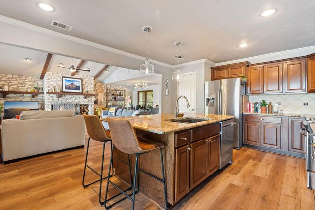 21206 National DR, Lago Vista, TX 78645