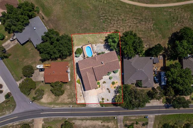 21206 National DR, Lago Vista, TX 78645