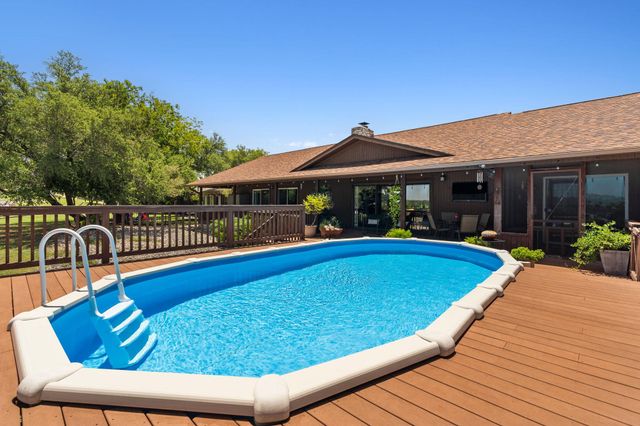 21206 National DR, Lago Vista, TX 78645