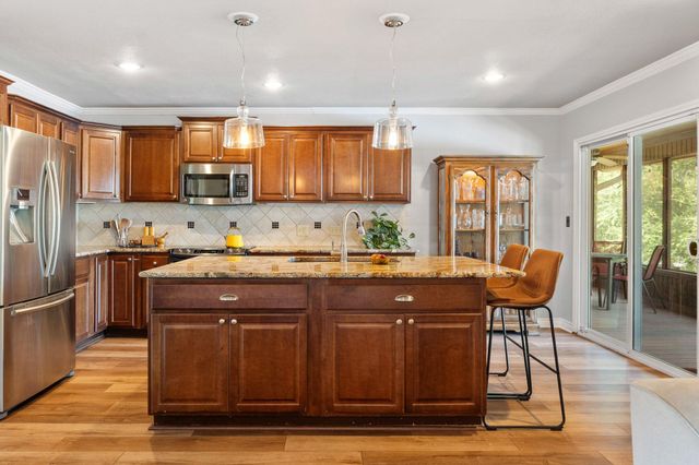 21206 National DR, Lago Vista, TX 78645