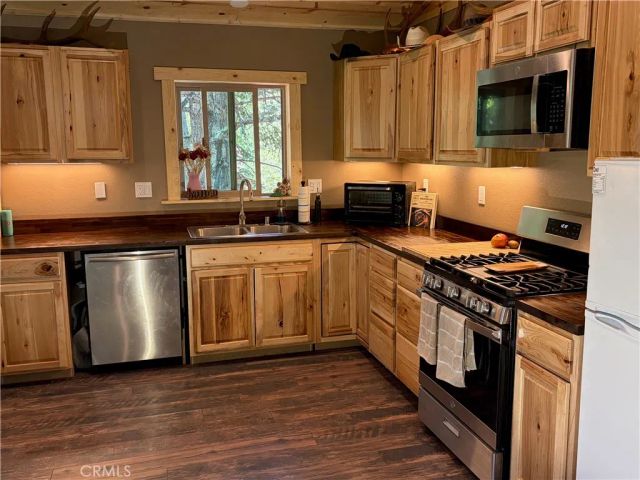 5975 Pine Avenue, Angelus Oaks, CA 92305