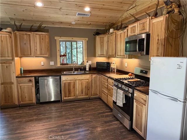 5975 Pine Avenue, Angelus Oaks, CA 92305