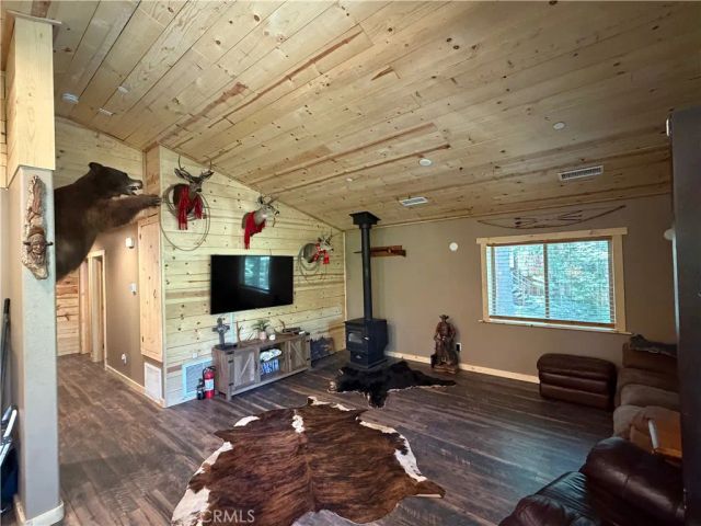 5975 Pine Avenue, Angelus Oaks, CA 92305