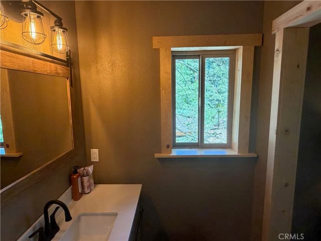 5975 Pine Avenue, Angelus Oaks, CA 92305