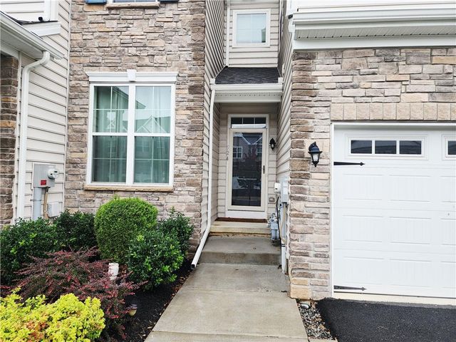 524 Gray Feather Way, Upper Macungie Twp, PA 18104