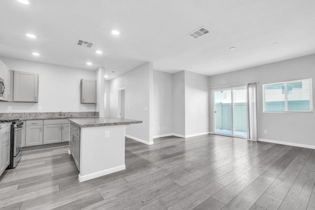 1369 Harvest Glen Way, Sacramento, CA 95834