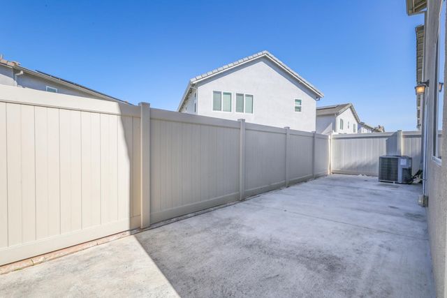 1369 Harvest Glen Way, Sacramento, CA 95834