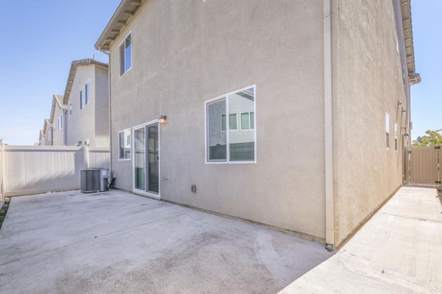 1369 Harvest Glen Way, Sacramento, CA 95834