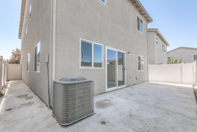 1369 Harvest Glen Way, Sacramento, CA 95834
