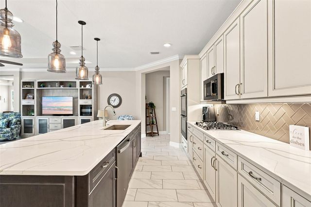 253 OLD MOSS CIRCLE, Deland, FL 32724