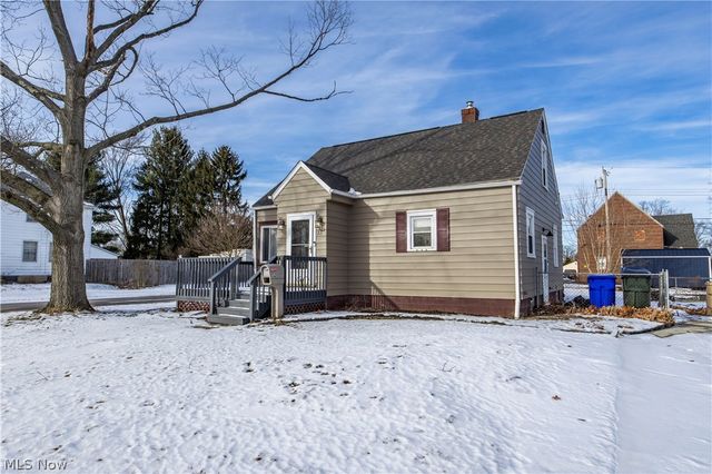 33 Pierce Avenue, Cuyahoga Falls, OH 44221