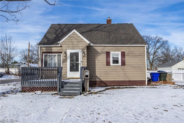33 Pierce Avenue, Cuyahoga Falls, OH 44221