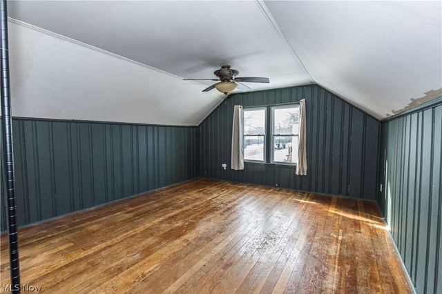 33 Pierce Avenue, Cuyahoga Falls, OH 44221
