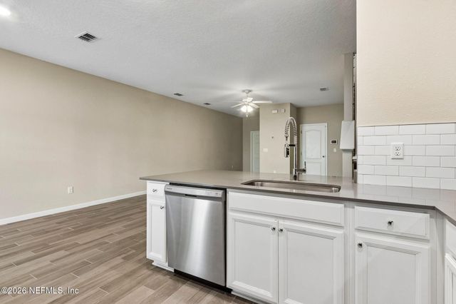 1111 BEACH DUNE Drive, Jacksonville, FL 32233