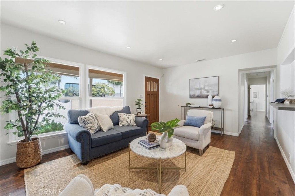 11937 S La Cienega, Hawthorne, CA 90250