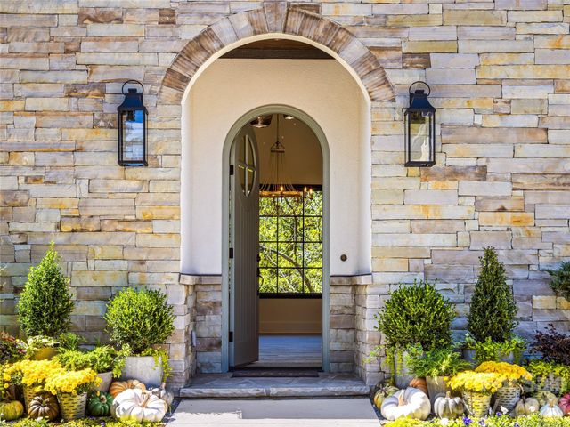 21 Evian Court, Asheville, NC 28804
