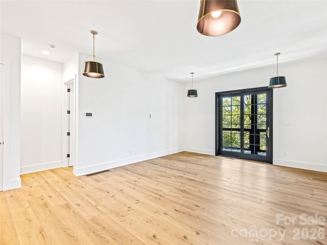 21 Evian Court, Asheville, NC 28804