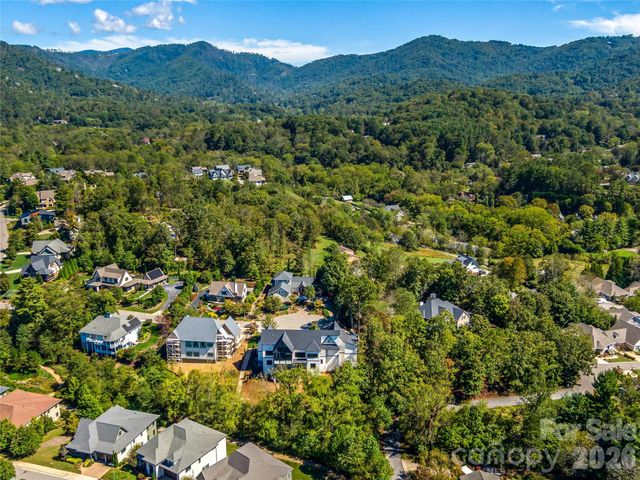 21 Evian Court, Asheville, NC 28804