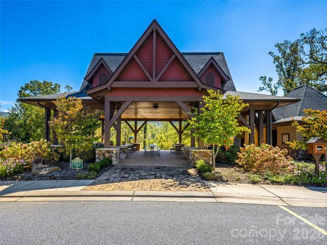 21 Evian Court, Asheville, NC 28804