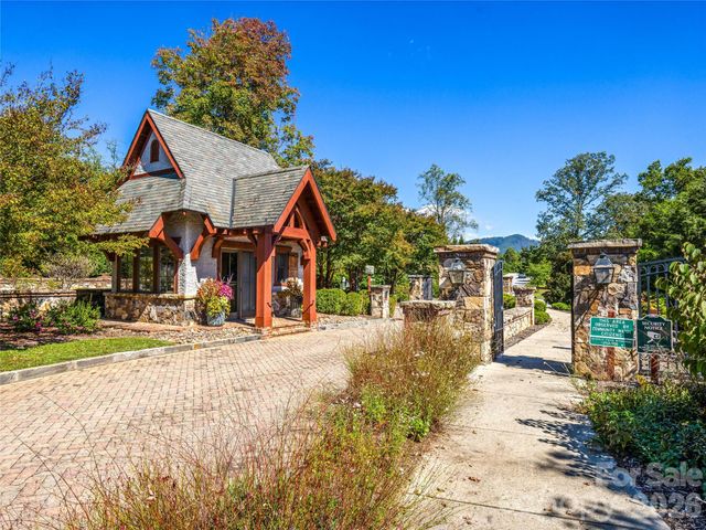 21 Evian Court, Asheville, NC 28804