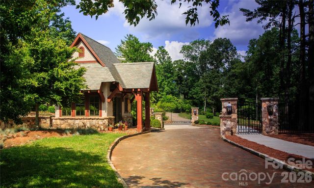 21 Evian Court, Asheville, NC 28804