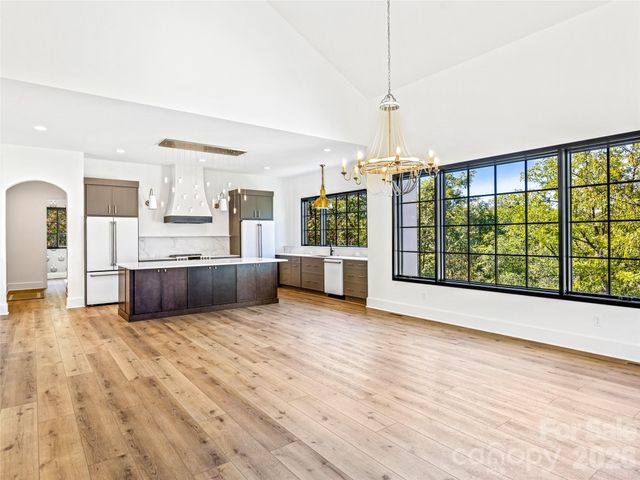 21 Evian Court, Asheville, NC 28804