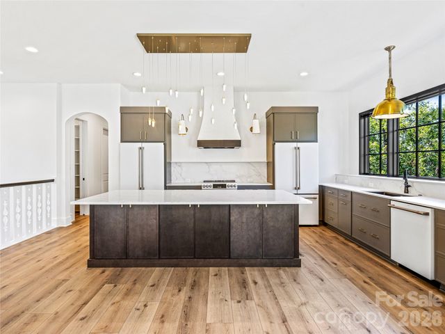 21 Evian Court, Asheville, NC 28804
