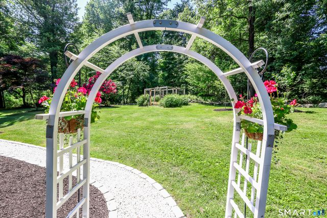 23 Old Green Road, Newtown, CT 06482