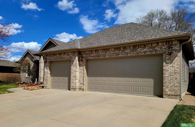 819 S Country Club Avenue, York, NE 68467