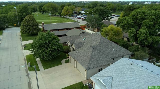 819 S Country Club Avenue, York, NE 68467