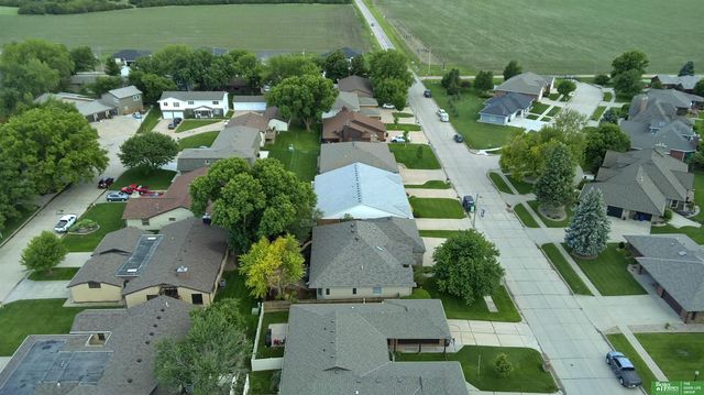 819 S Country Club Avenue, York, NE 68467
