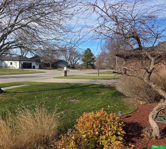 819 S Country Club Avenue, York, NE 68467