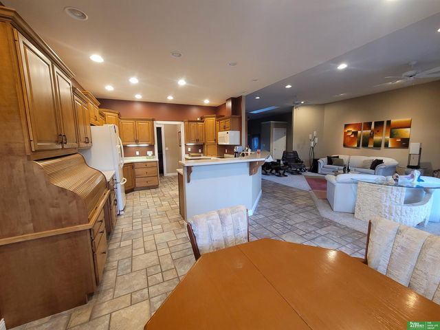 819 S Country Club Avenue, York, NE 68467