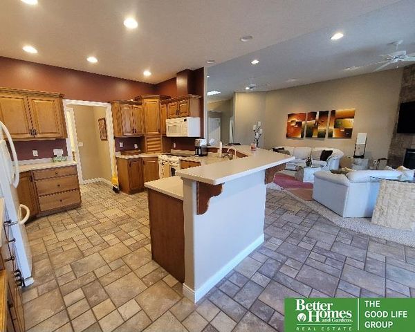 819 S Country Club Avenue, York, NE 68467